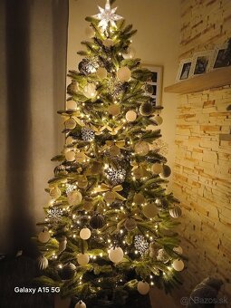 Vianočný stromček 3D. 220cm - 3