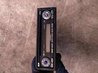 Univerzálne autorádia - 3