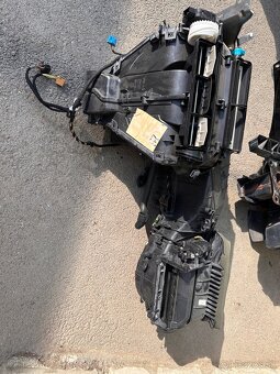 Komplet kurenie s elektromotorcekmi, klapkami, klimatizaciou - 3