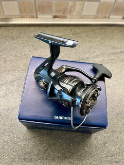 navijak shimano Miravel c3000 novy - 3