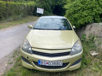 Opel Astra H GTC - 3