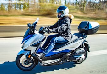 Prenájom skútra HONDA FORZA 125 - 3
