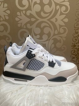 Air Jordan 4 - 3