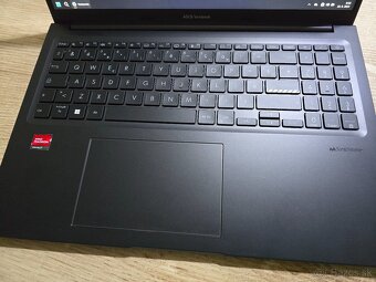 Asus Vivobook 16 model 2024 s Ryzen 9 procesorom 7 generacie - 3