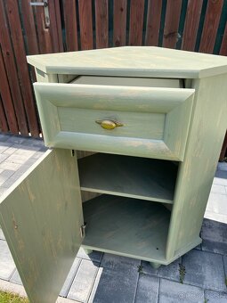 Krásny rustikálny nábytok - 3