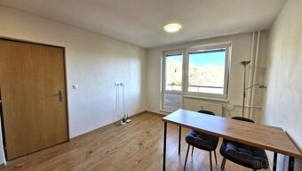 PREDAJ, 2 - izbový byt + kuchynský kút, kompletná rekonštruk - 3