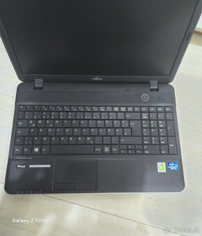 FUJITSU LifeBook A512 - Core i3. - 3