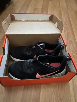 Predám tenisky originál Nike - 3