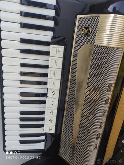 Hohner Lucia IV P 96 basový - 3