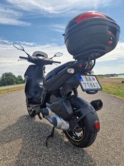 Gilera RUNNER 125 ST BLACK/GOLD edition - 3