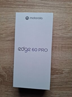 Edge 60 Pro - 3