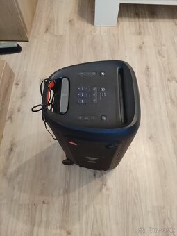 Zdravim mám na predaj reproduktor JBL ako noví - 3
