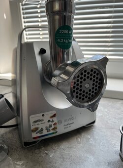 Mlynček na mäso Bosch MFW68660 2200W - 3