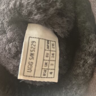 UGG - 3