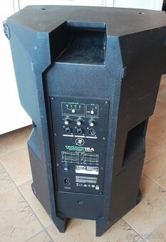 Mackie thump 15A - 3