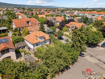 Starší rodinný dom v tichej lokalite BA III Vajnory, na pred - 3