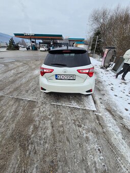 Toyota yaris 1.5 - 3