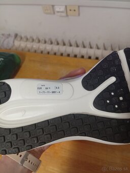 Niké Revolution botasky - 3