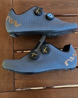 Cyklo tretry NORTHWAVE - 3