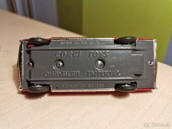 ZLAVA Corgi toys Chrysler Imperial - 3
