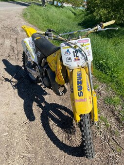 Suzuki RM 125 - 3