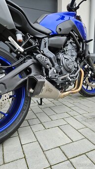 YAMAHA MT 07 - 3