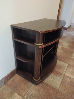 Stolík pod televízor - 3