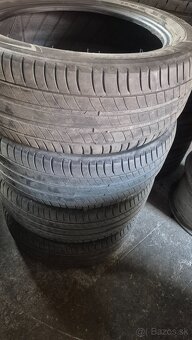 225/50R18 - 3