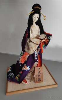 Japonská bábika vo fialovej - 3