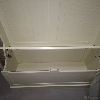 Vešiakova stena/skriňa JYSK - 3