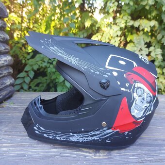 Predám novú nepoužitú prilbu veľkosť M - 3