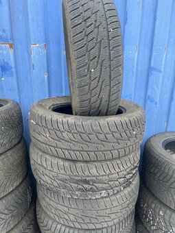 Predám 205/60R16 - 3