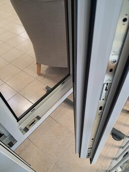 Plastové okno 120x120cm - 3