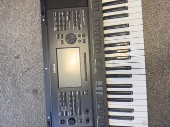 Klavesy Yamaha PSR SX 700 - 3