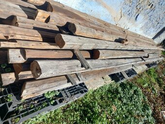 Staré ručne tesané krokvy - 3