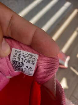 Botasky Adidas 34 - 3