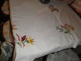 vyšívané a hačk obrusy  cibulak závesy zaclony - 3