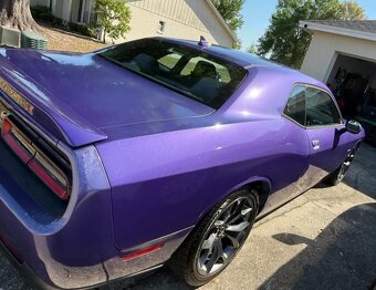 Dodge Challenger V8 - 3