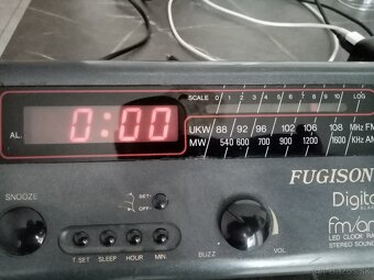 FUGISON Digital alarme – retro rádio - 3