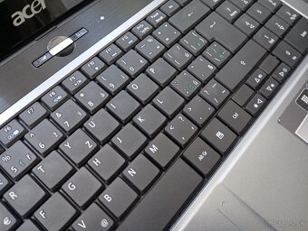 predám notebook Acer Aspire 5732Z , 4gb ram ,Win 7 - 3