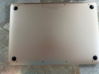 MacBook 220€ nefunkčný - 3