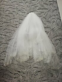 Krásne svadobné šaty so závojom - 3