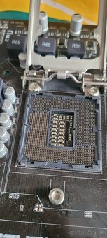 Predám dosku ASUS P8Z77-V LX - 3