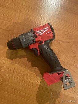 MILWAUKEE M18 FUEL AKU VŔTAČKA S PRÍKLEPOM - 3