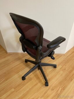 Herman Miller Aeron - veľkosť B - 3