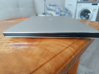 DELL XPS 15 9570 , GTX1050Ti , 16gb RAM , 500gb SSD. - 3