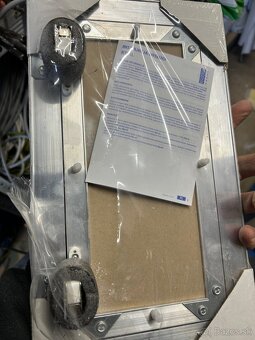 Revízne dvierka - Hliníkový revízny kryt 150x300 - 3