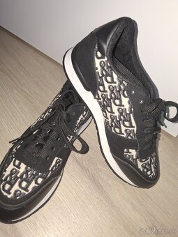 Predám tenisky na platforme hōgl kožené a čižmy. - 3