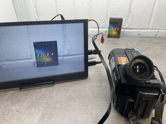 Sony Handycam Video 8 XR - 3