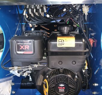 Mininakladač/nakladač Rippa RS 03 - 3